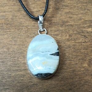 Elegant Stone Pendant Necklace